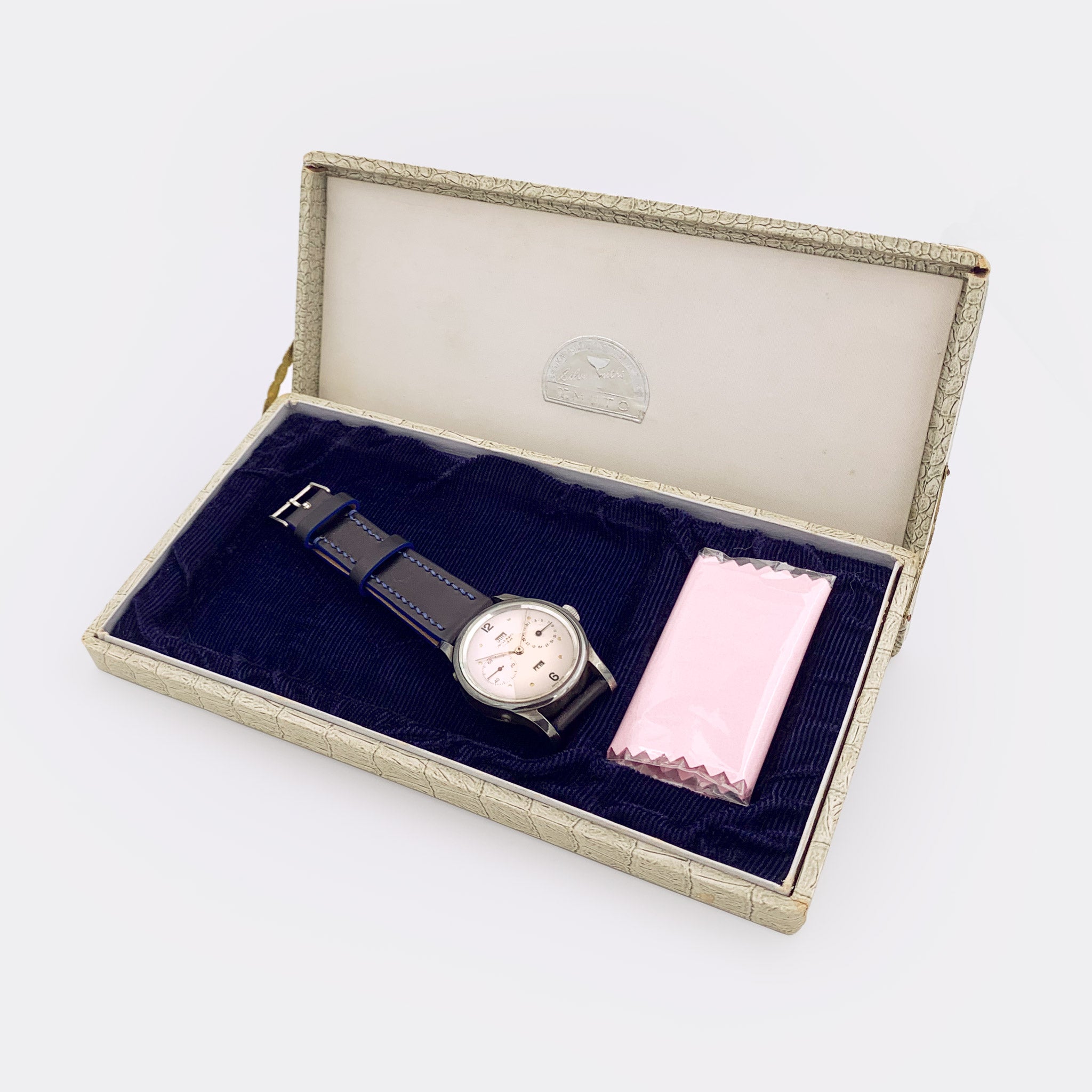 UNIVERSAL GENEVE | One-of-a-Kind | 925 Sterling Silver | Triple-Date Cream Dial | 1940s